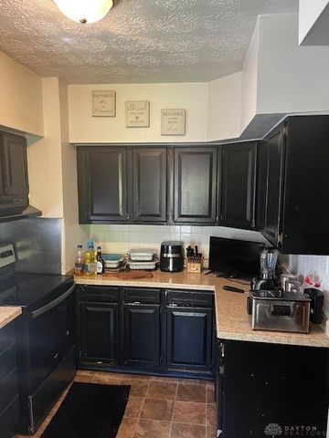 2218 Rugby Road, Dayton, OH 45406