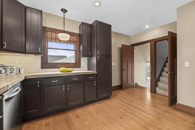 2735 S Greeley STREET, Milwaukee, WI 53207