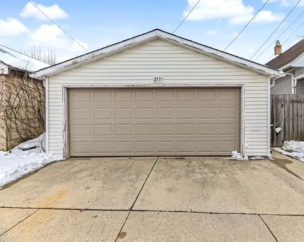 2735 S Greeley STREET, Milwaukee, WI 53207