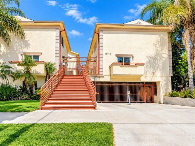 15053 Victory 10, Van Nuys, CA 91411