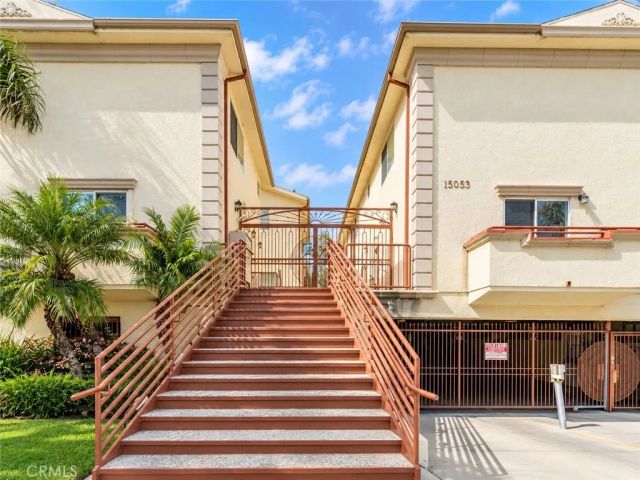 15053 Victory 10, Van Nuys, CA 91411