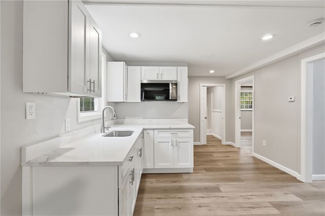 52 Mockingbird Drive, Exeter, RI 02822
