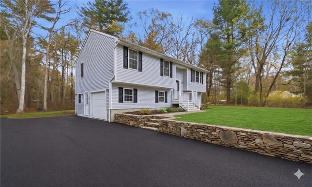 52 Mockingbird Drive, Exeter, RI 02822