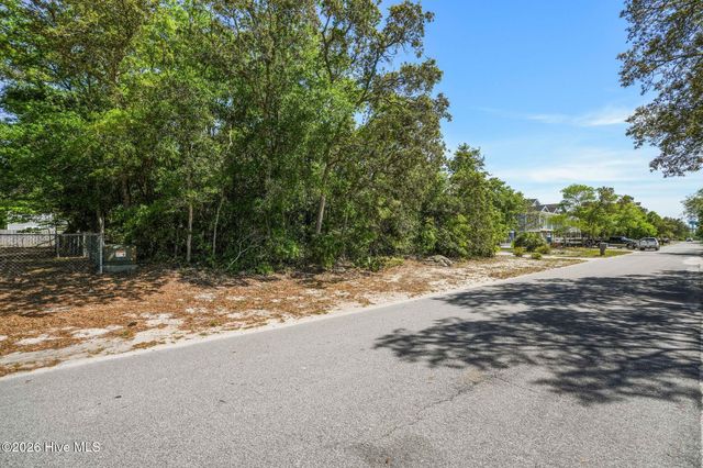 48 NE 1st Street, Oak Island, NC 28465