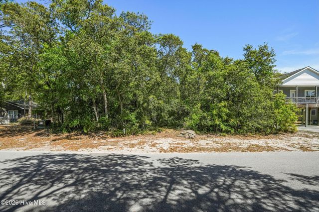 48 NE 1st Street, Oak Island, NC 28465
