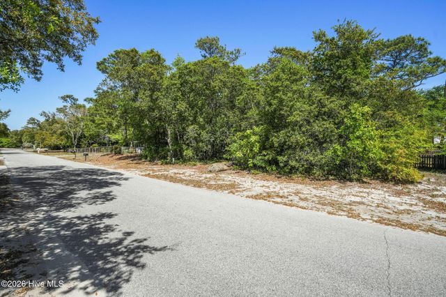 48 NE 1st Street, Oak Island, NC 28465