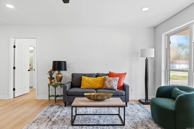 1323 Donaghey Avenue, Conway, AR 72034