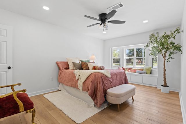 1323 Donaghey Avenue, Conway, AR 72034