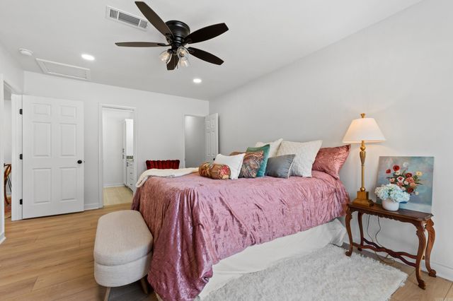 1323 Donaghey Avenue, Conway, AR 72034