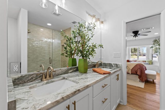 1323 Donaghey Avenue, Conway, AR 72034