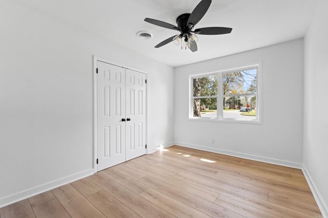 1323 Donaghey Avenue, Conway, AR 72034