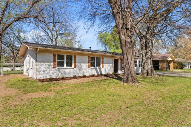 1323 Donaghey Avenue, Conway, AR 72034
