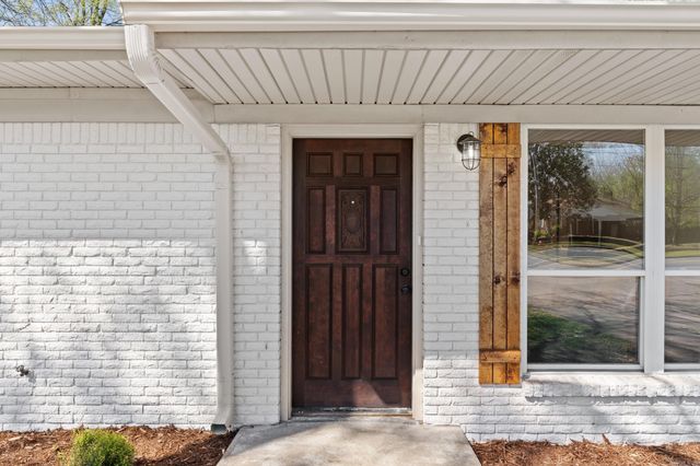 1323 Donaghey Avenue, Conway, AR 72034