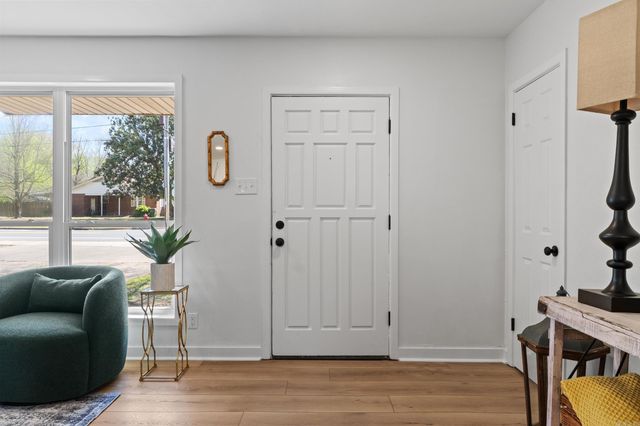 1323 Donaghey Avenue, Conway, AR 72034