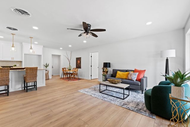 1323 Donaghey Avenue, Conway, AR 72034