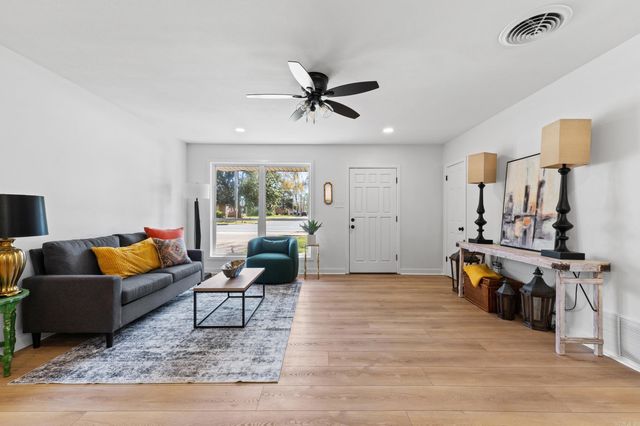 1323 Donaghey Avenue, Conway, AR 72034