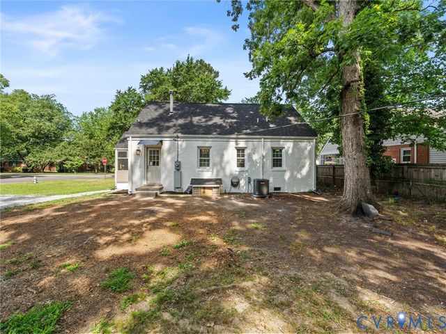1901 W Club Ln, Henrico, VA 23226