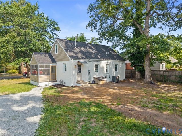 1901 W Club Ln, Henrico, VA 23226