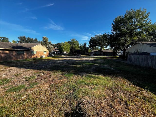 10723 Longmont Drive, Houston, TX 77042