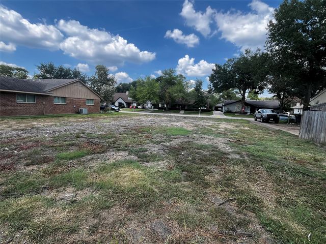 10723 Longmont Drive, Houston, TX 77042