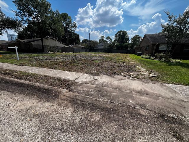 10723 Longmont Drive, Houston, TX 77042