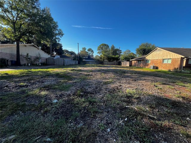 10723 Longmont Drive, Houston, TX 77042