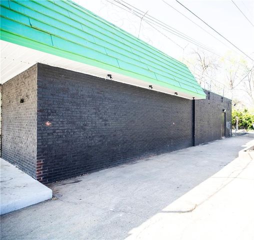 5208 E 24TH Street, Kansas City, MO 64127