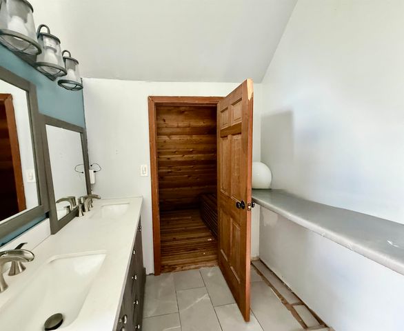 128 Roberts Hill Road, Claremont, NH 03743