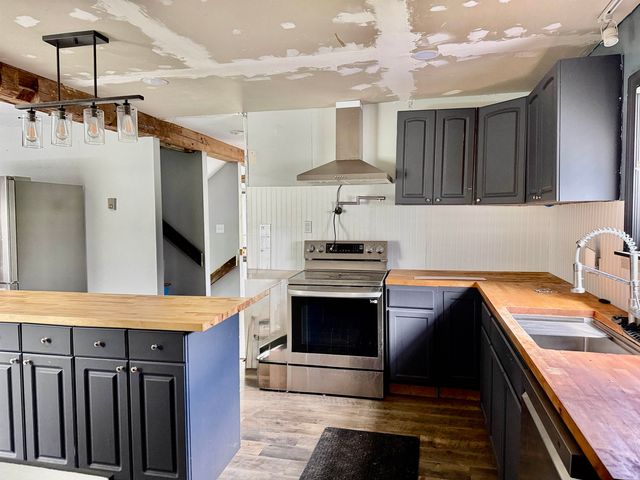 128 Roberts Hill Road, Claremont, NH 03743