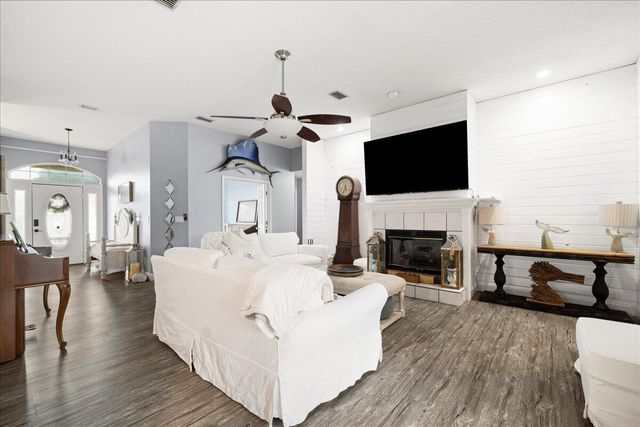 329 Sailfish Circle, Destin, FL 32541