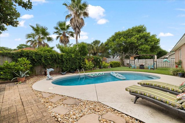 329 Sailfish Circle, Destin, FL 32541