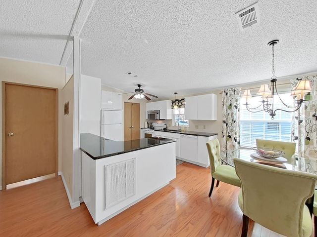 1758 FOX HILL DR, Lakeland, FL 33810