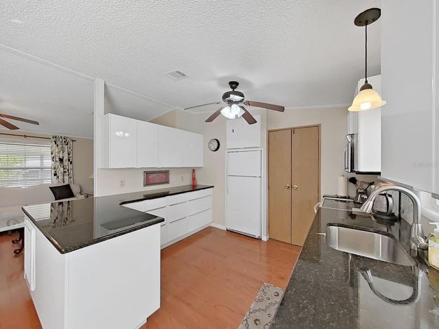 1758 FOX HILL DR, Lakeland, FL 33810