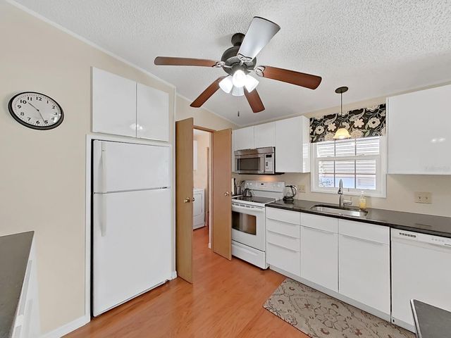 1758 FOX HILL DR, Lakeland, FL 33810