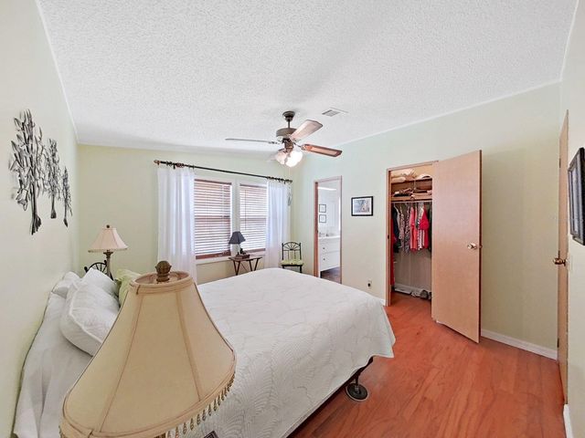 1758 FOX HILL DR, Lakeland, FL 33810