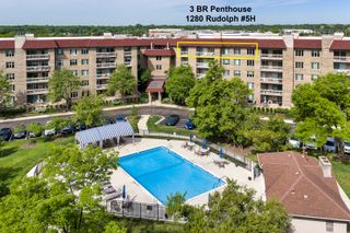1280 Rudolph Road 5H, Northbrook, IL 60062