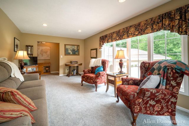 10497 Beechnut Lane, Holland Twp, MI 49464