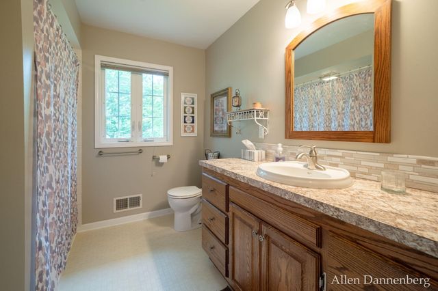 10497 Beechnut Lane, Holland Twp, MI 49464
