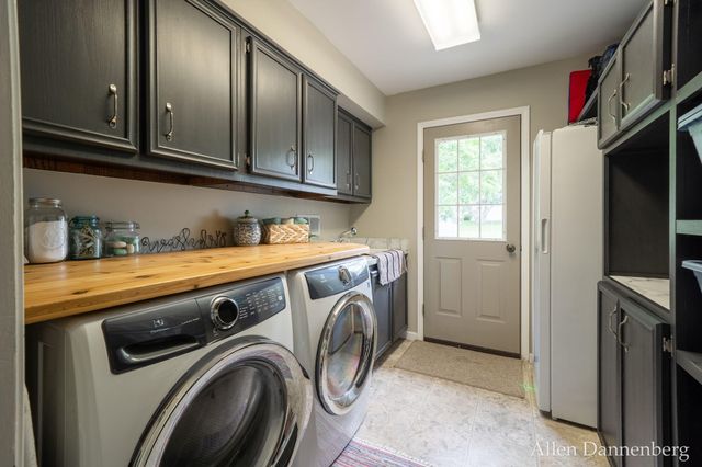 10497 Beechnut Lane, Holland Twp, MI 49464