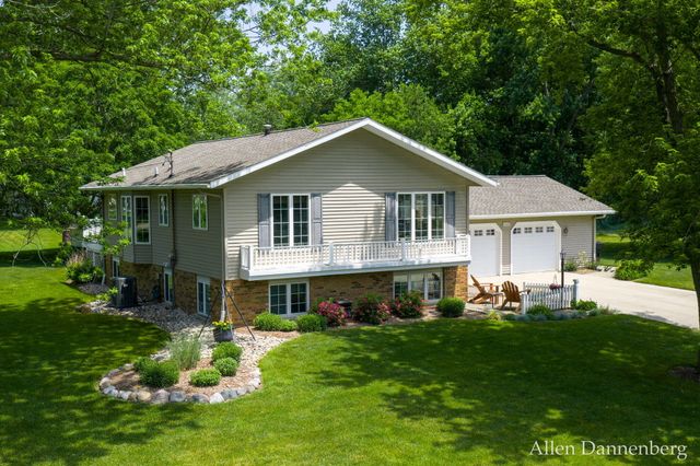 10497 Beechnut Lane, Holland Twp, MI 49464