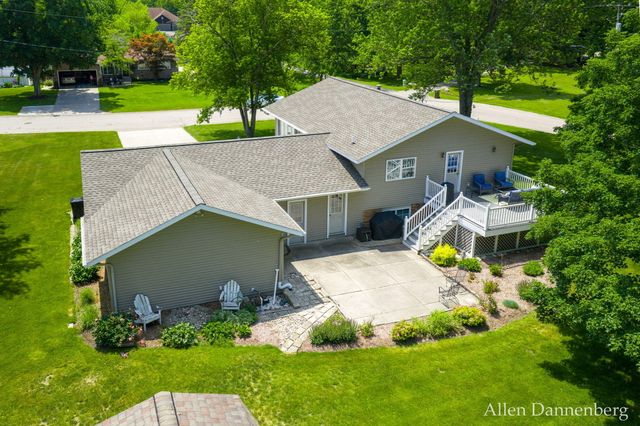 10497 Beechnut Lane, Holland Twp, MI 49464