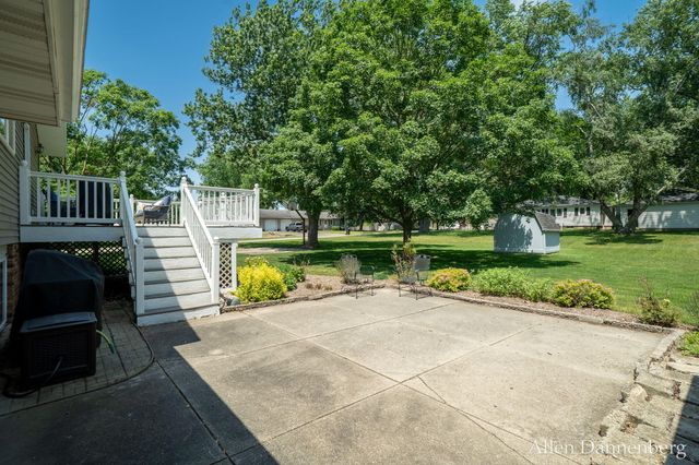10497 Beechnut Lane, Holland Twp, MI 49464