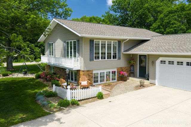10497 Beechnut Lane, Holland Twp, MI 49464