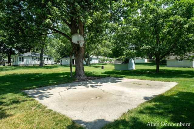 10497 Beechnut Lane, Holland Twp, MI 49464