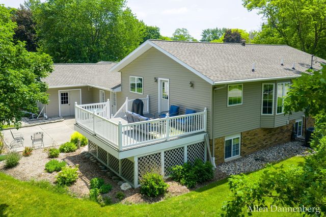 10497 Beechnut Lane, Holland Twp, MI 49464