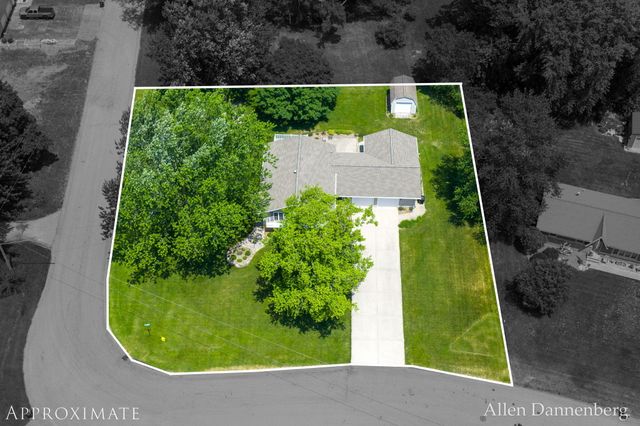 10497 Beechnut Lane, Holland Twp, MI 49464