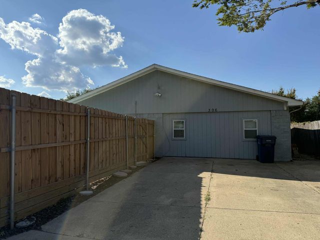 306 Ivy Way, Garland, TX 75043