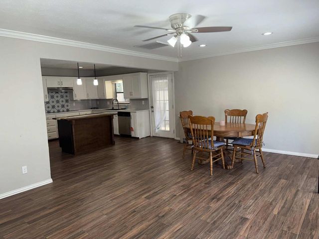 306 Ivy Way, Garland, TX 75043