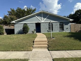 306 Ivy Way, Garland, TX 75043
