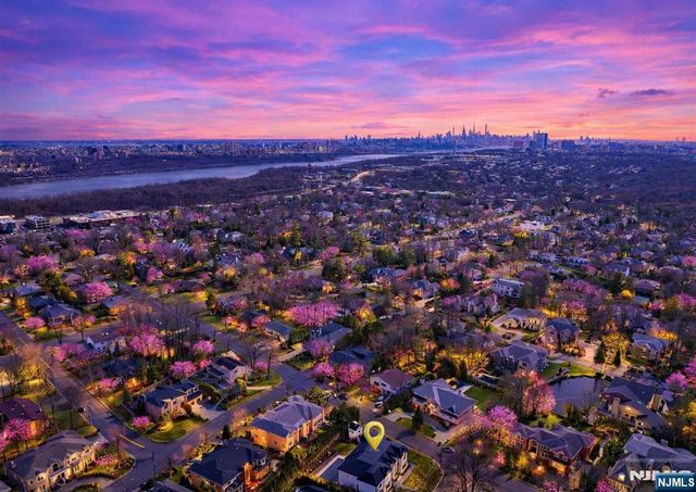 2 Maple Street, Englewood Cliffs, NJ 07632